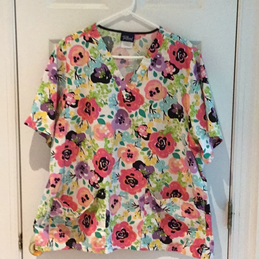 Scrub top size 2 X